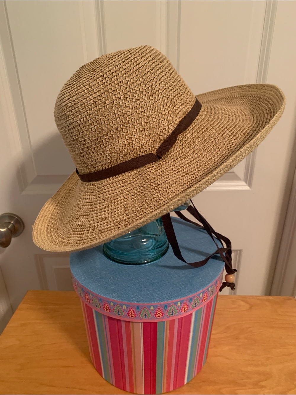 Smith & Hawken Unisex Natural Straw Sun Hat with Adjustable Ties - Picture 5 of 11
